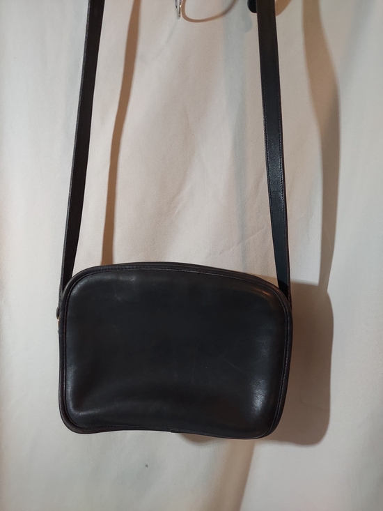 Coach Handbags - RARE VTG 70s Coach Navy Leather Crossbody Pre-Serial Camera Bag